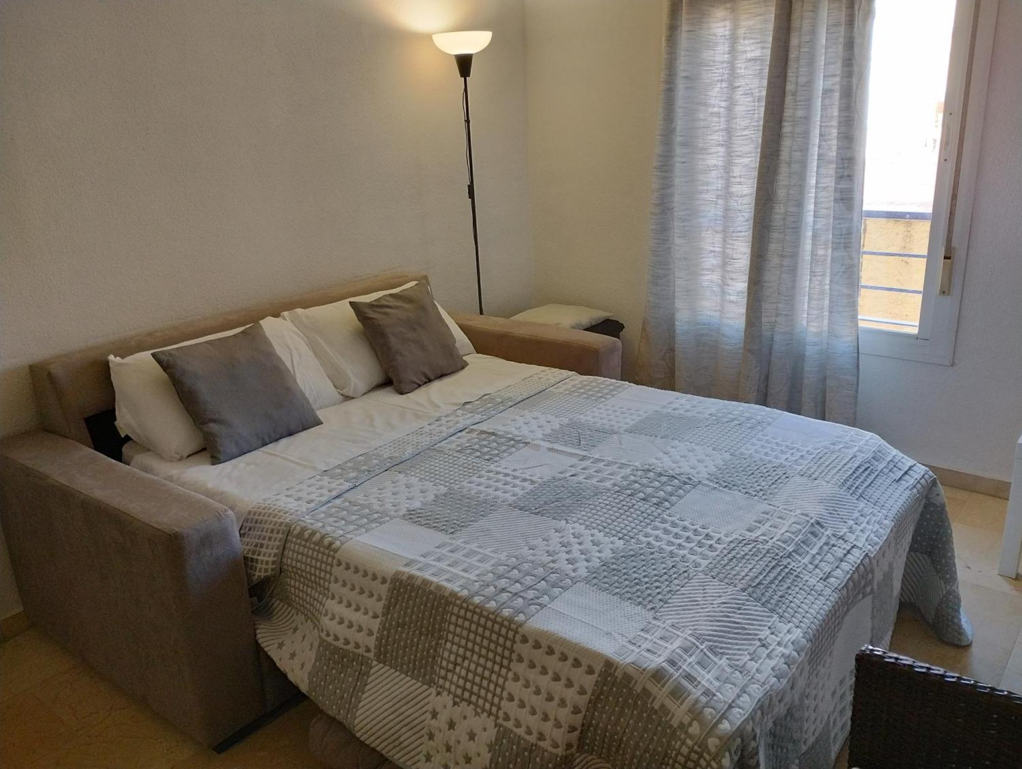 Malaga Yellow Duplex Free Parking And Terrace Exterior photo